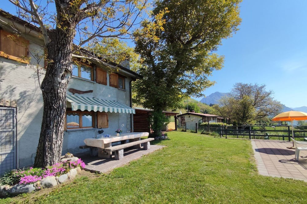Photo of Outdoor in Corrido