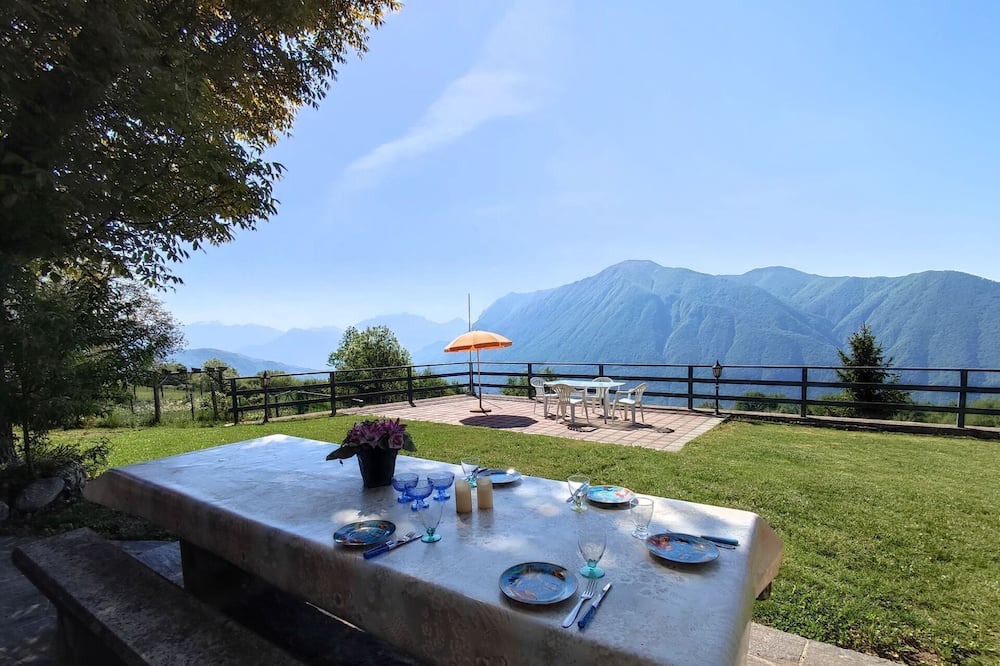 Photo of Outdoor in Corrido