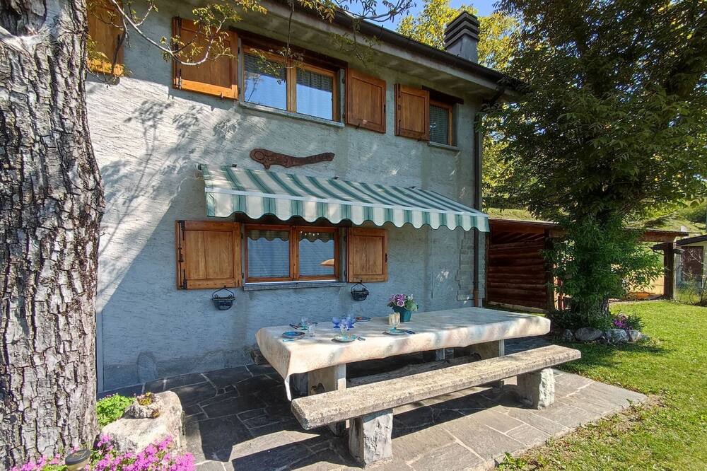 Photo of Outdoor in Corrido