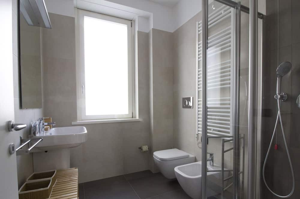 Photo of Bathroom in Magenta
