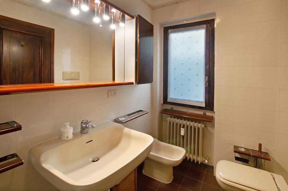 Photo of Bathroom in Albogasio