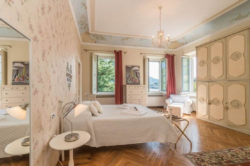 Photo of Bedroom in Como