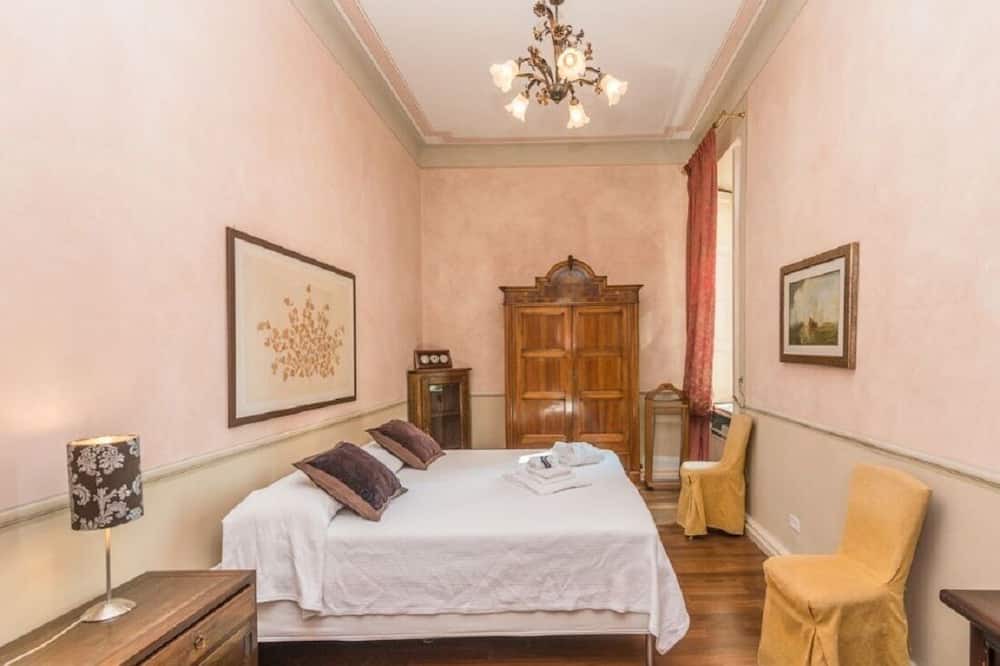Photo of Bedroom in Como