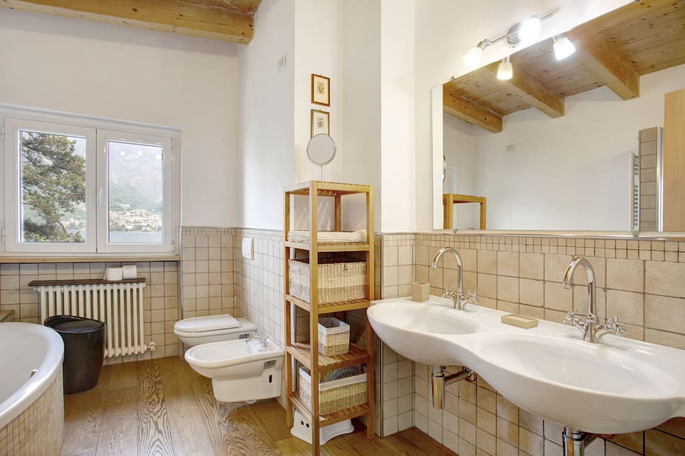 Photo of Bathroom in Oliveto Lario