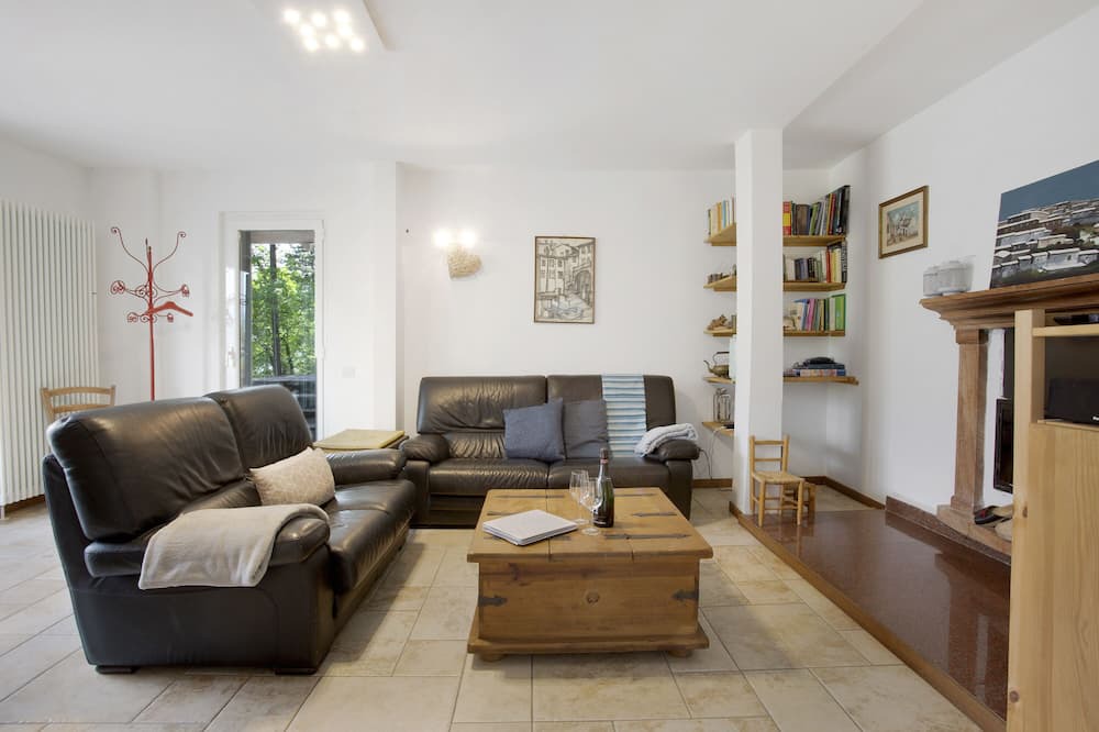 Photo of Livingroom in Oliveto Lario