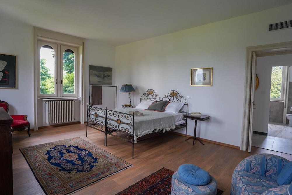 Photo of Bedroom in Monate