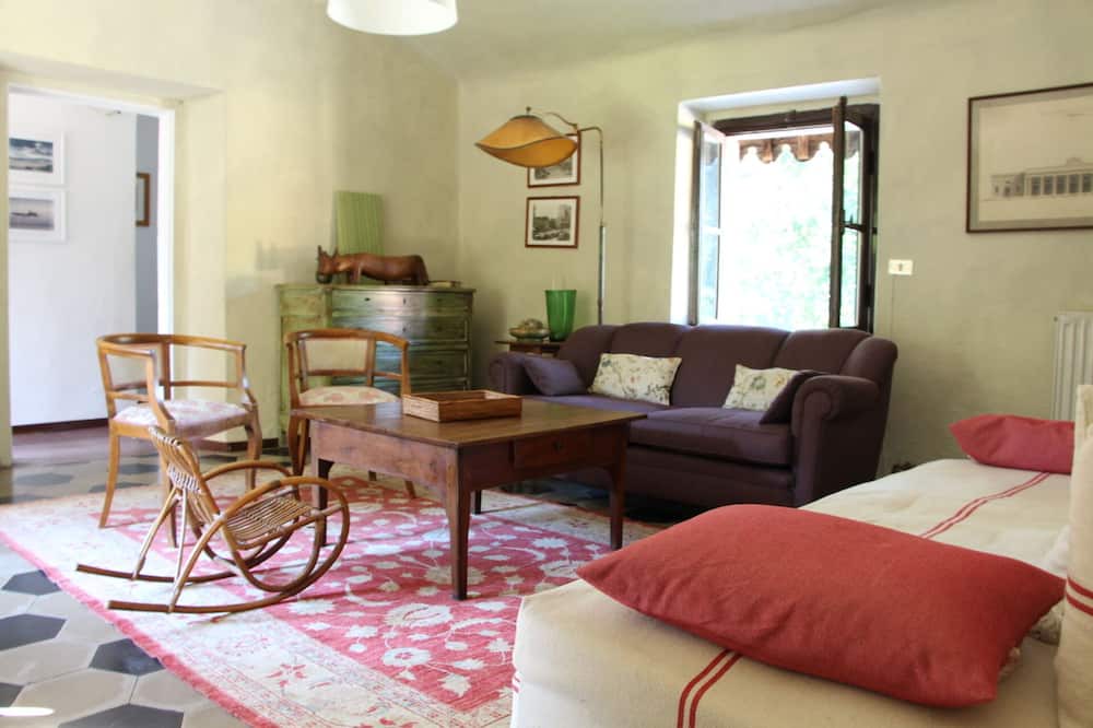 Photo of Livingroom in Erba
