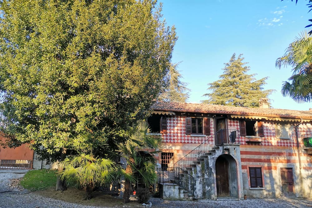 Photo of Outdoor in Erba