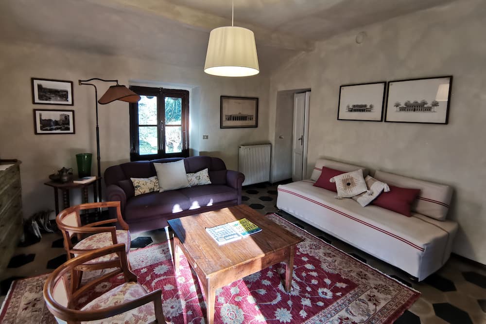 Photo of Livingroom in Erba