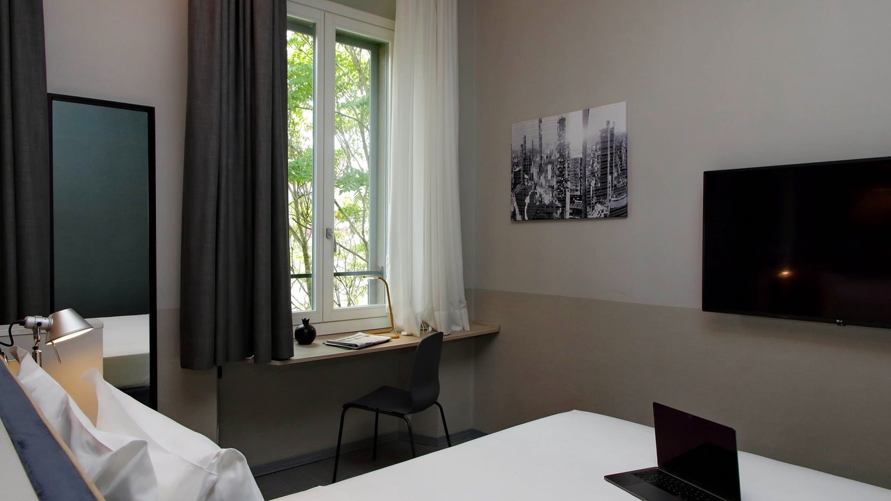 Photo of Bedroom in Tricolore