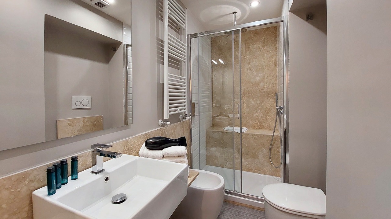 Photo of Bathroom in Tricolore