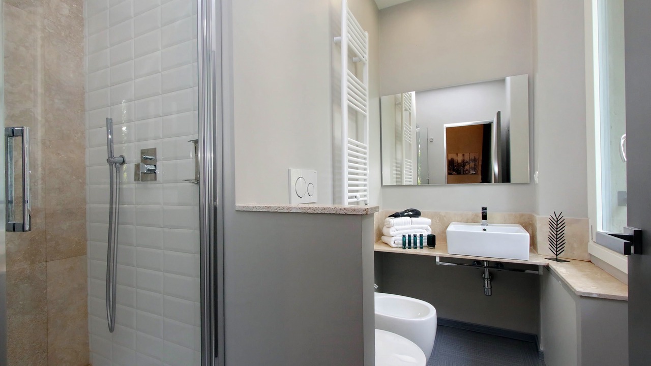Photo of Bathroom in Tricolore