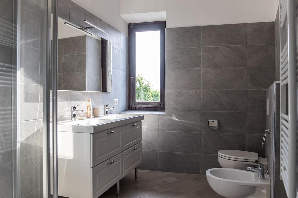 Photo of Bathroom in Barza