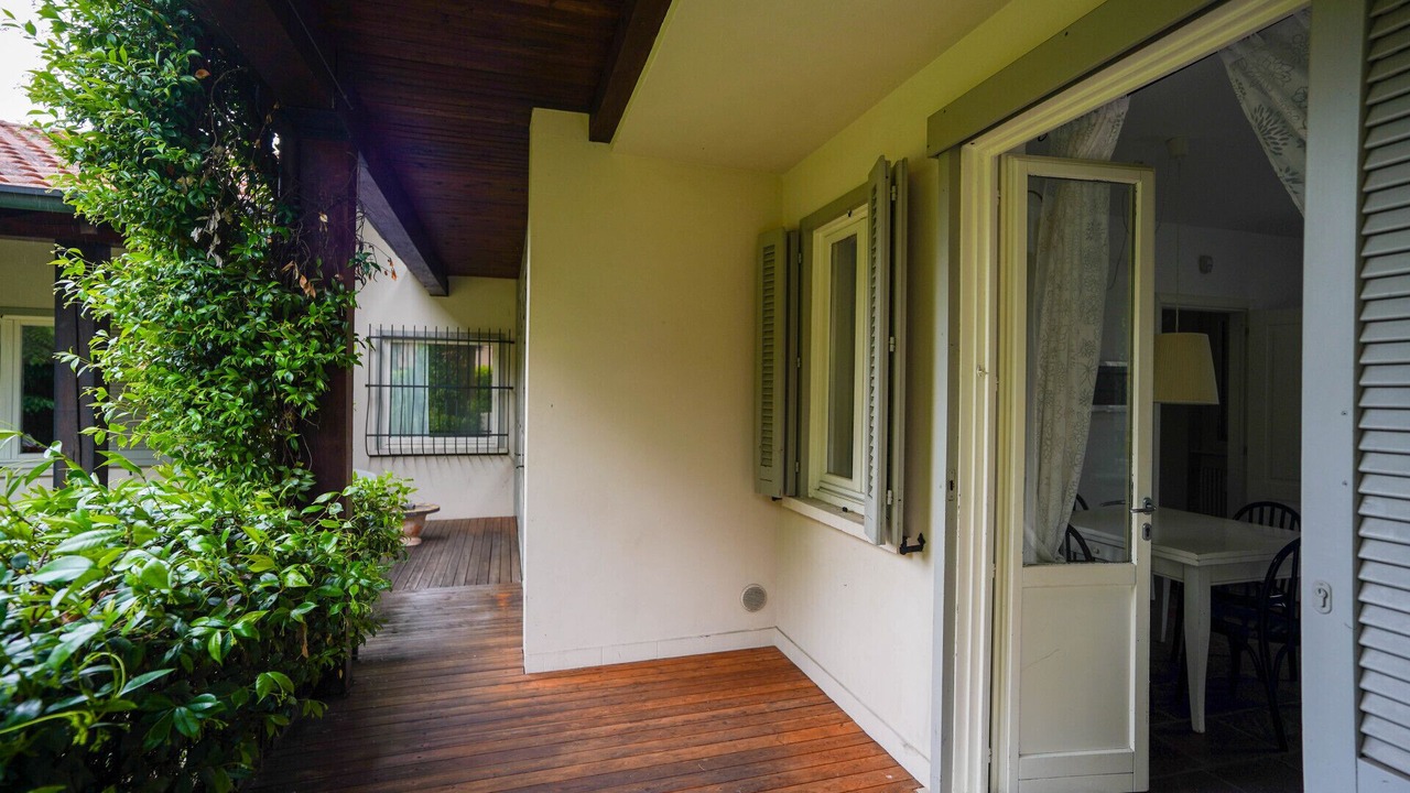 Photo of Outdoor in Monate