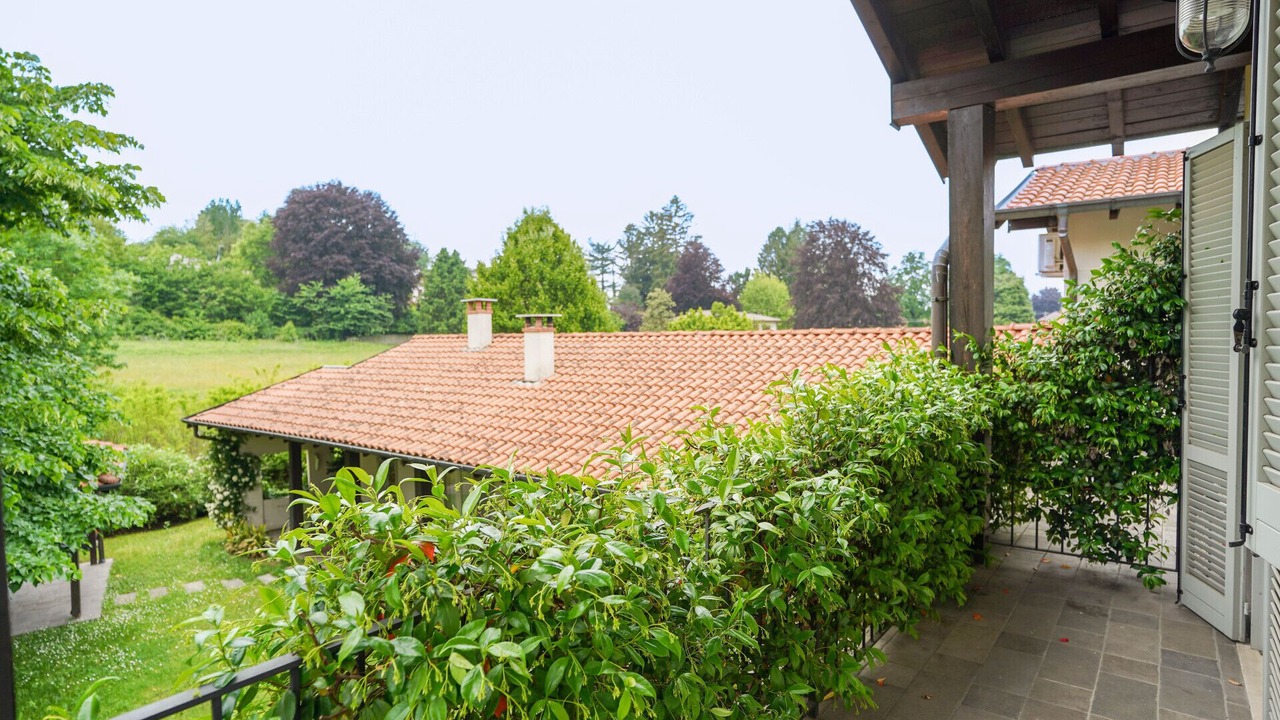 Photo of Outdoor in Monate