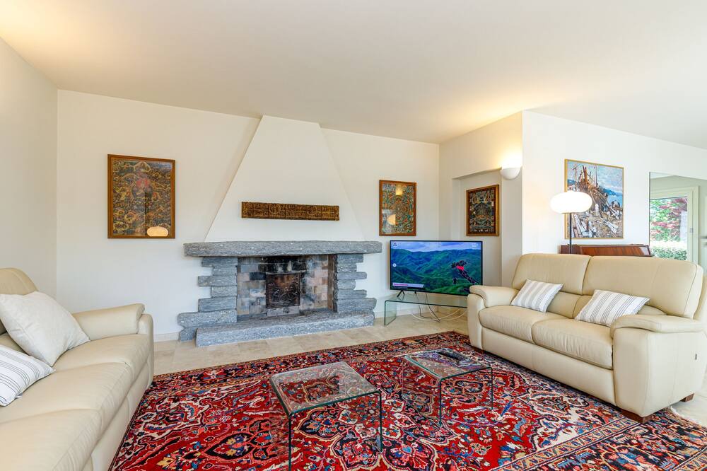 Photo of Livingroom in Comabbio