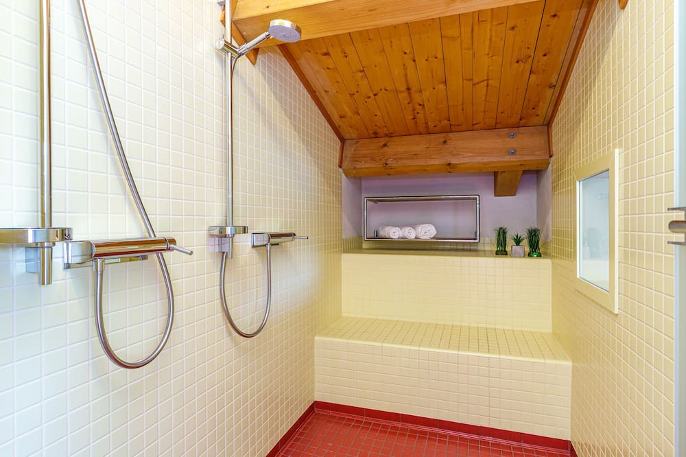 Photo of Bathroom in Comabbio