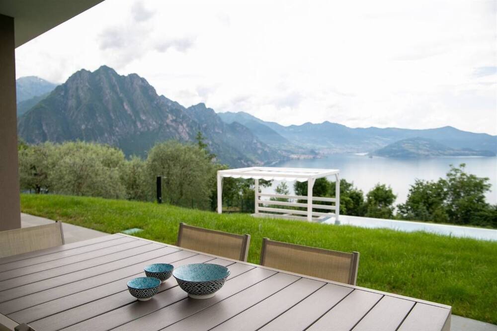 Photo of Patio Balcony in Solto Collina