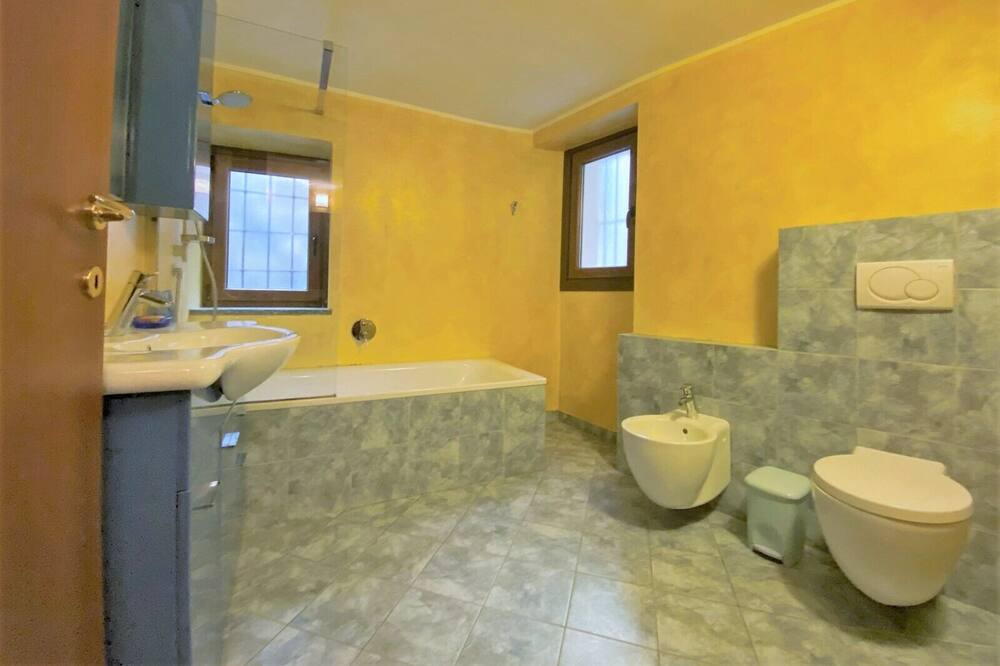 Photo of Bathroom in Brienno
