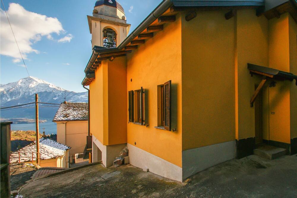 Photo of Bedroom in Dosso del Liro
