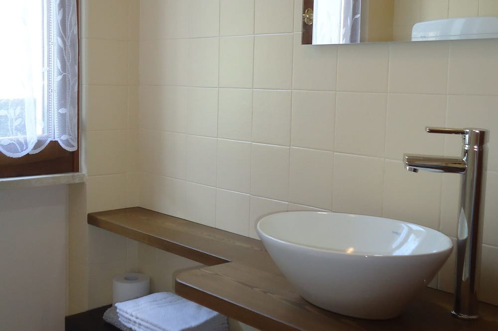 Photo of Bathroom in Idro