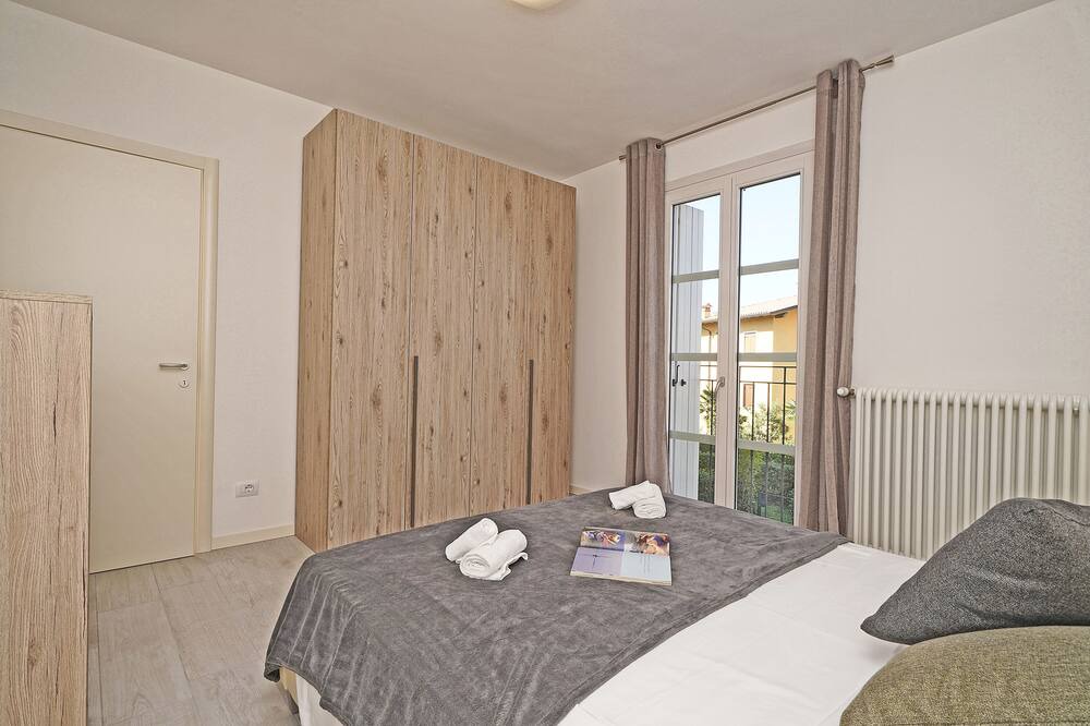 Photo of Bedroom in Toscolano Maderno
