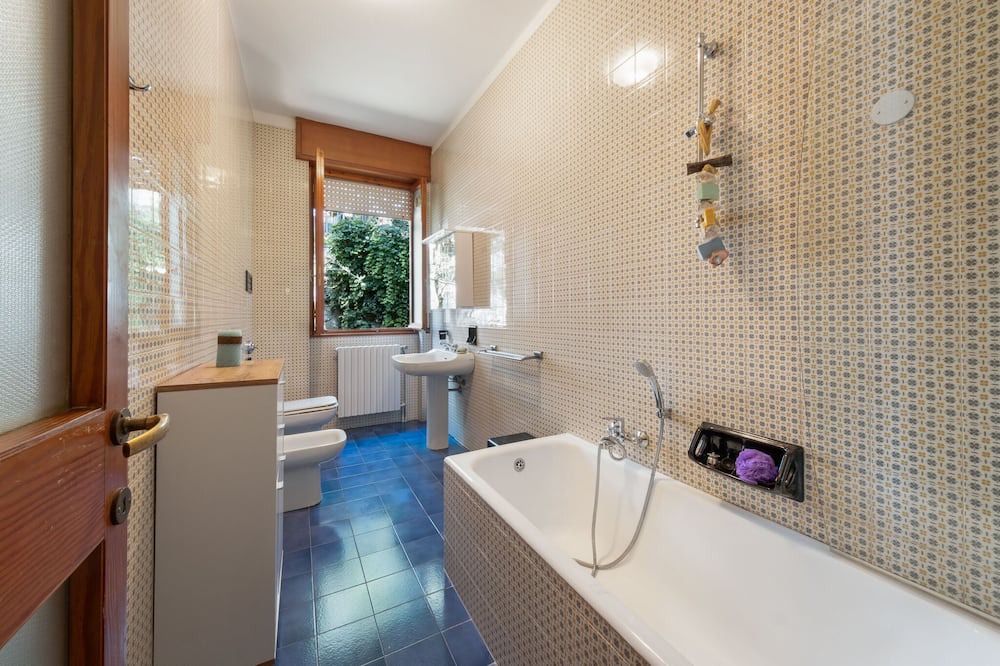 Photo of Bathroom in Sale Marasino