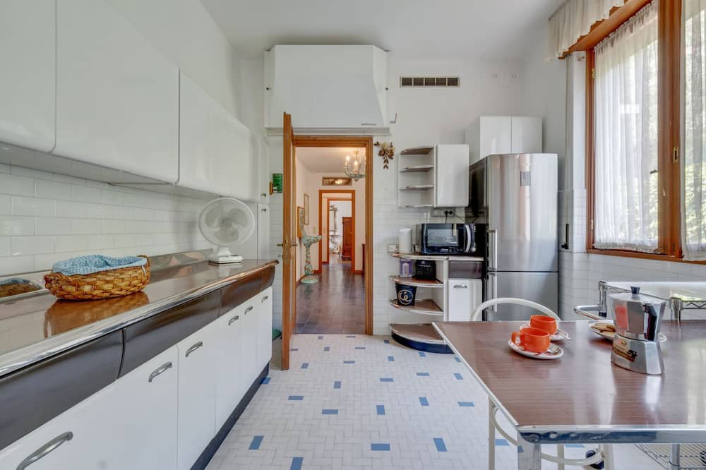 Photo of Kitchen in Sale Marasino