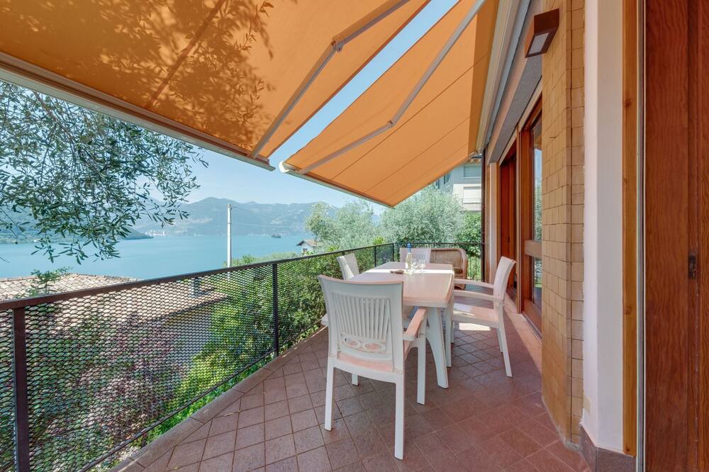 Photo of Patio Balcony in Sale Marasino