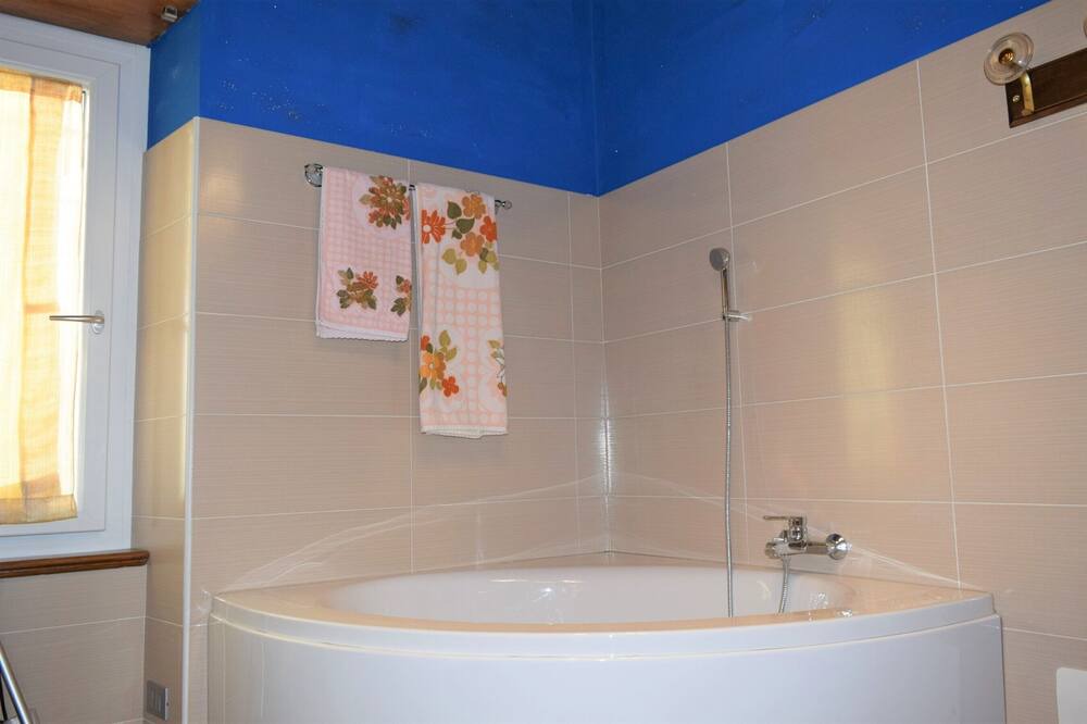 Photo of Bathroom in Bossico