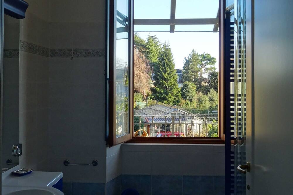 Photo of Bathroom in San Fermo della Battaglia
