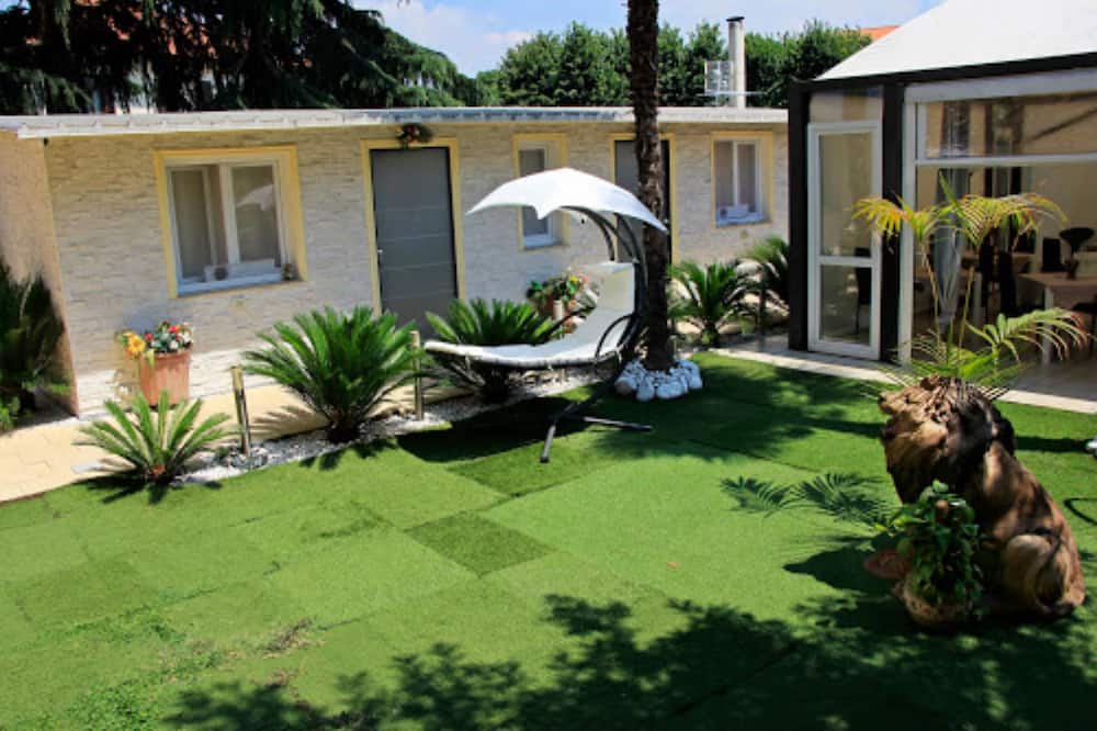 Photo of Outdoor in Rho