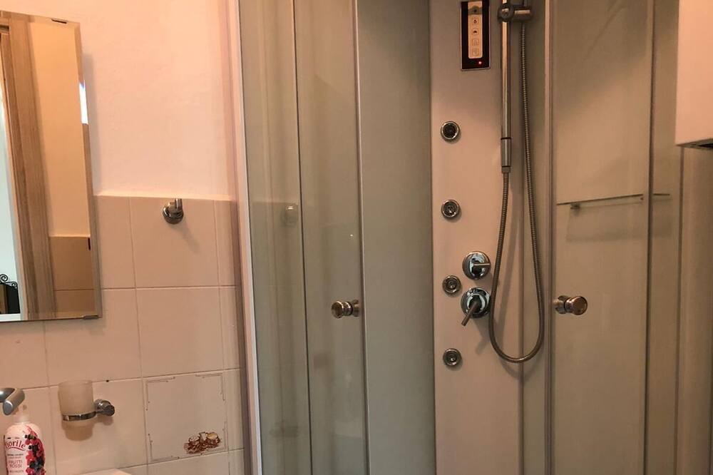 Photo of Bathroom in Rho