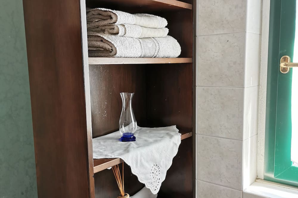 Photo of Bathroom in Camparada