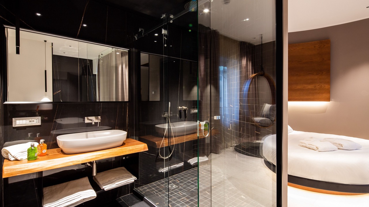 Photo of Bathroom in Scala