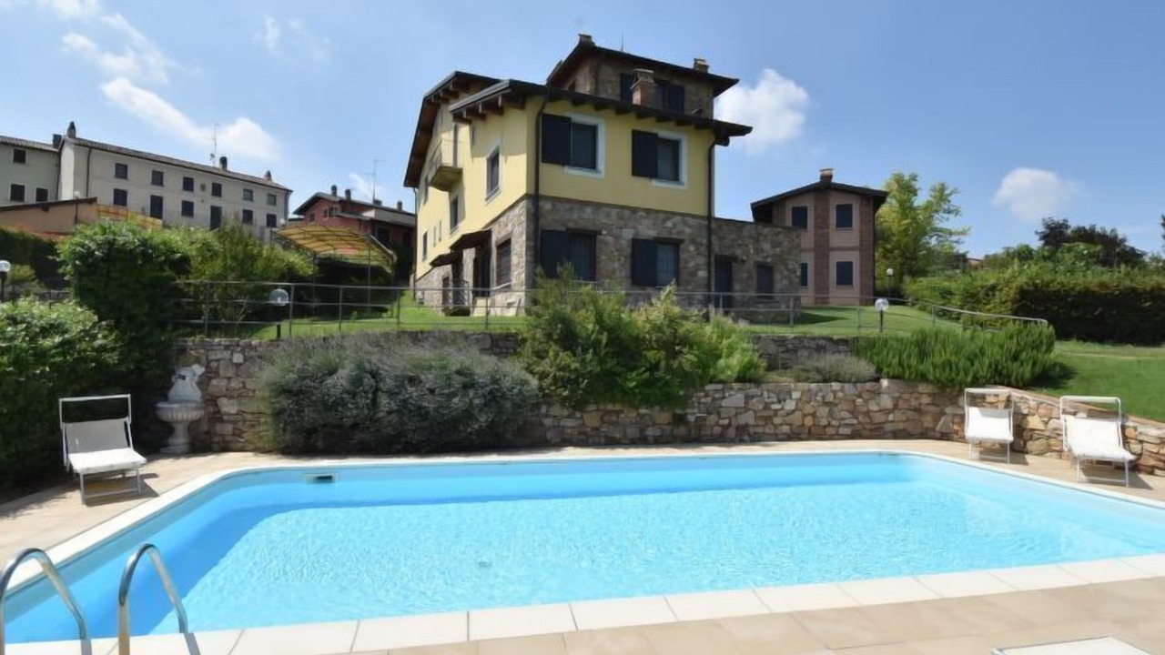 Photo of Outdoor in Castana