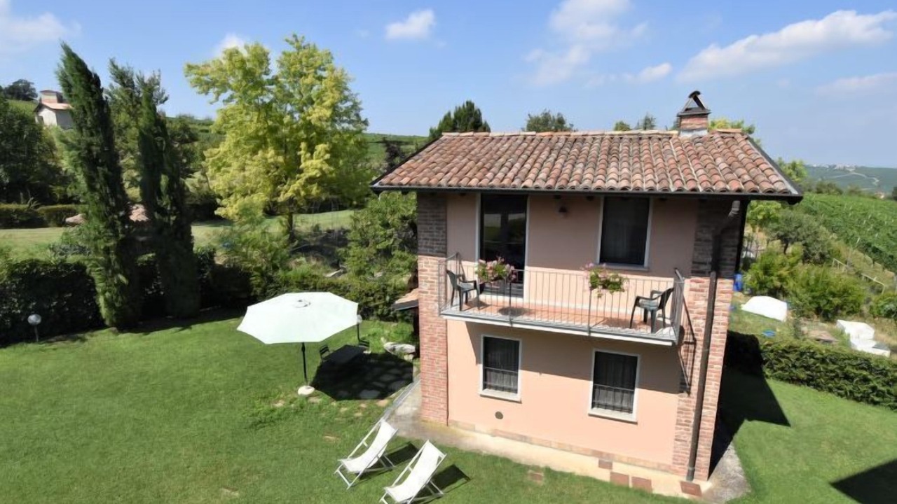 Photo of Outdoor in Castana