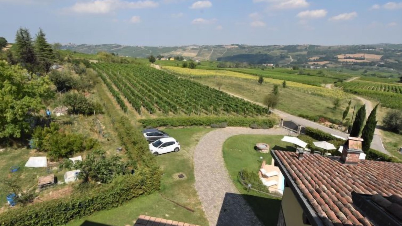 Photo of Outdoor in Castana