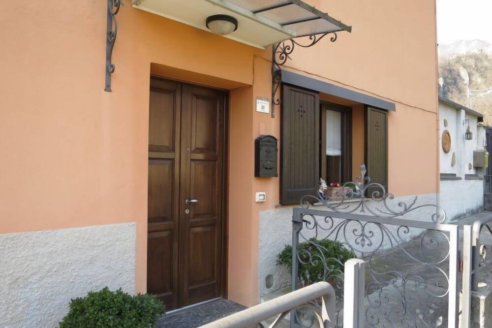 Photo of Patio Balcony in San Pietro Sovera