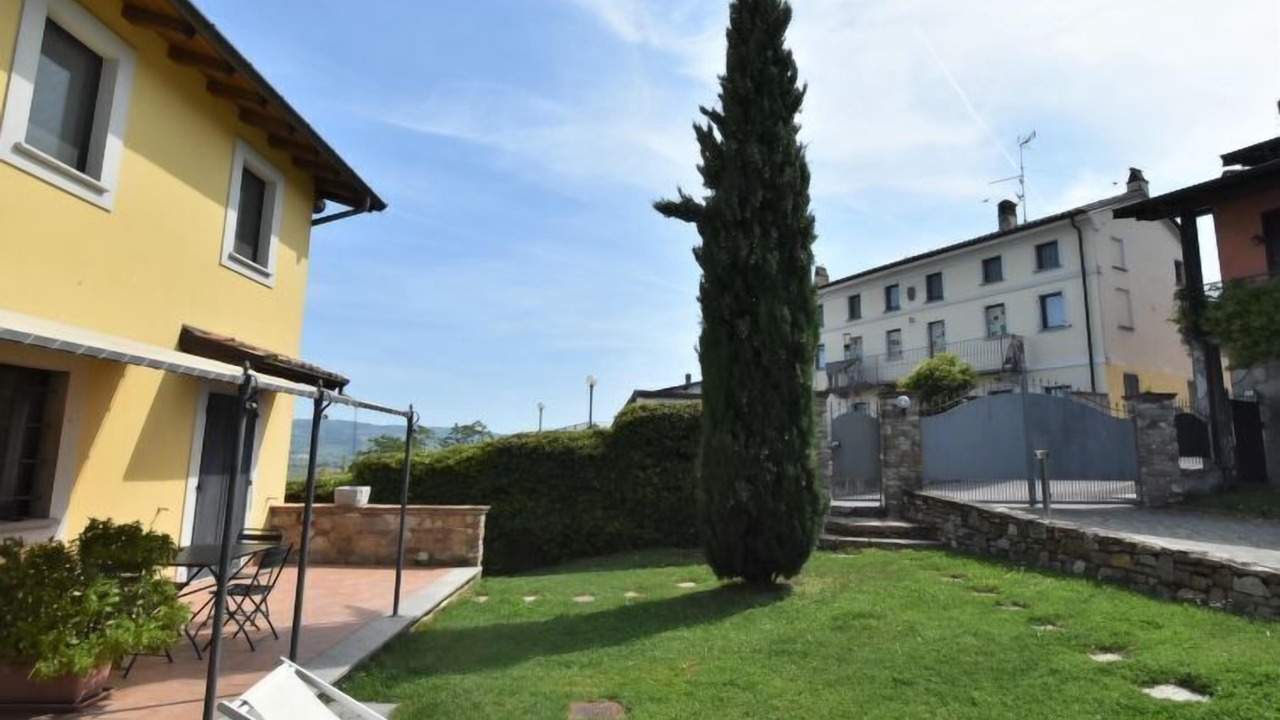 Photo of Outdoor in Castana