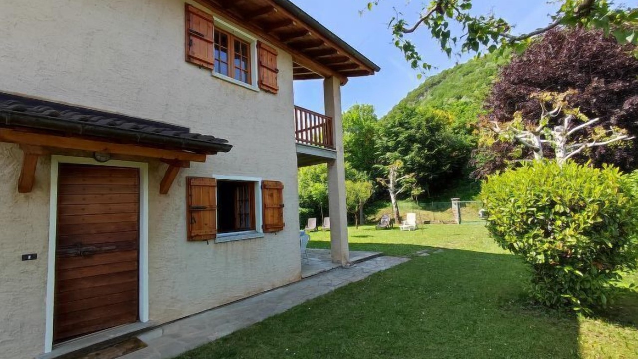 Photo of Outdoor in Corrido
