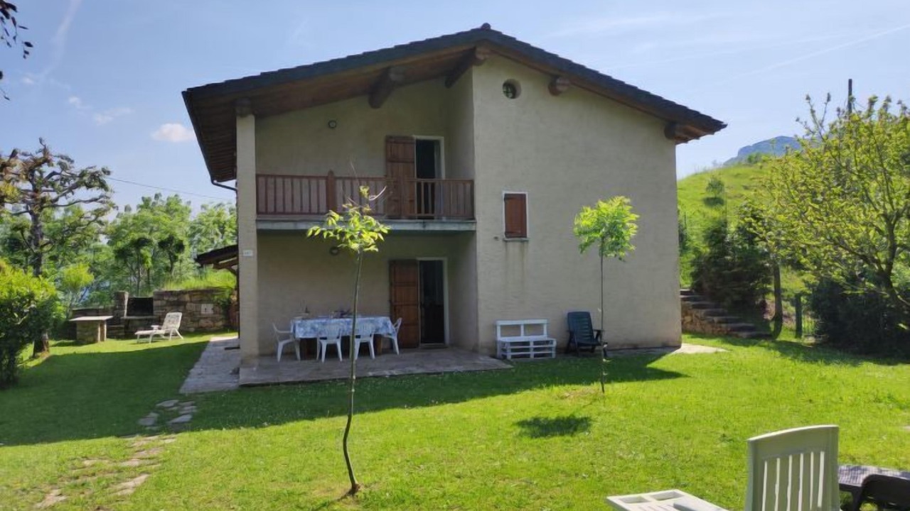 Photo of Outdoor in Corrido
