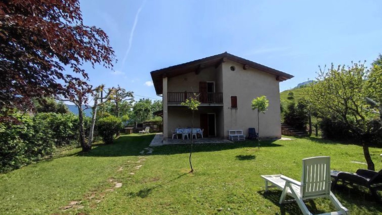 Photo of Outdoor in Corrido