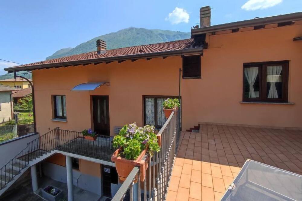 Photo of Patio Balcony in San Pietro Sovera