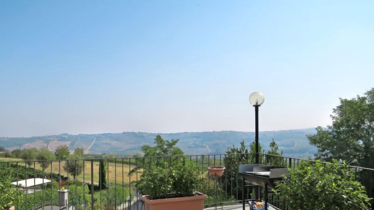 Photo of Outdoor in Castana