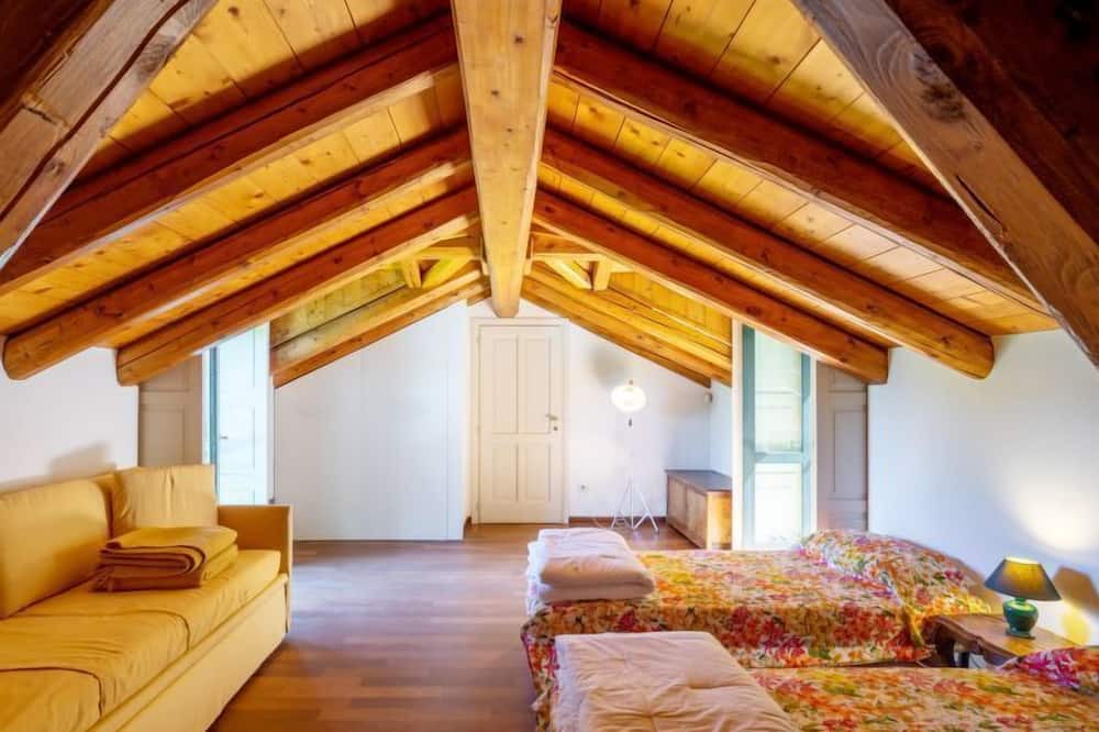 Photo of Bedroom in Porto Valtravaglia
