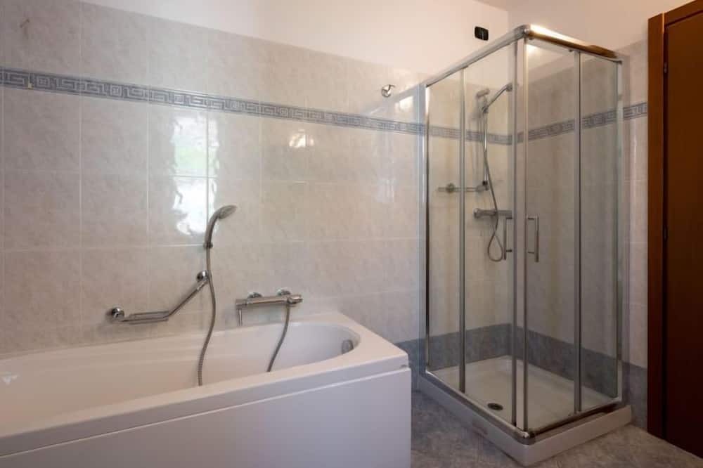 Photo of Bathroom in Tremezzina