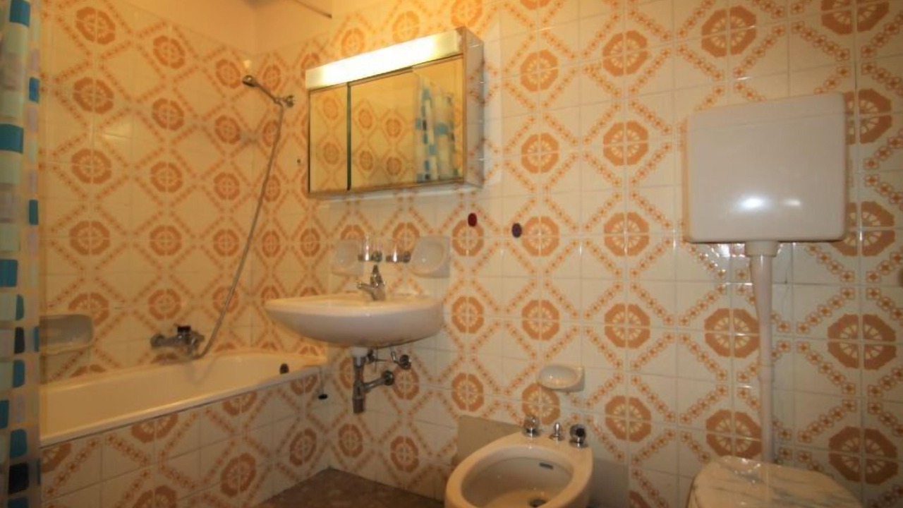 Photo of Bathroom in Euroville