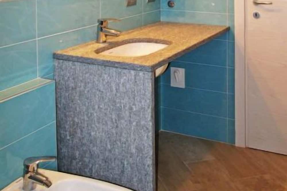 Photo of Bathroom in Travisa