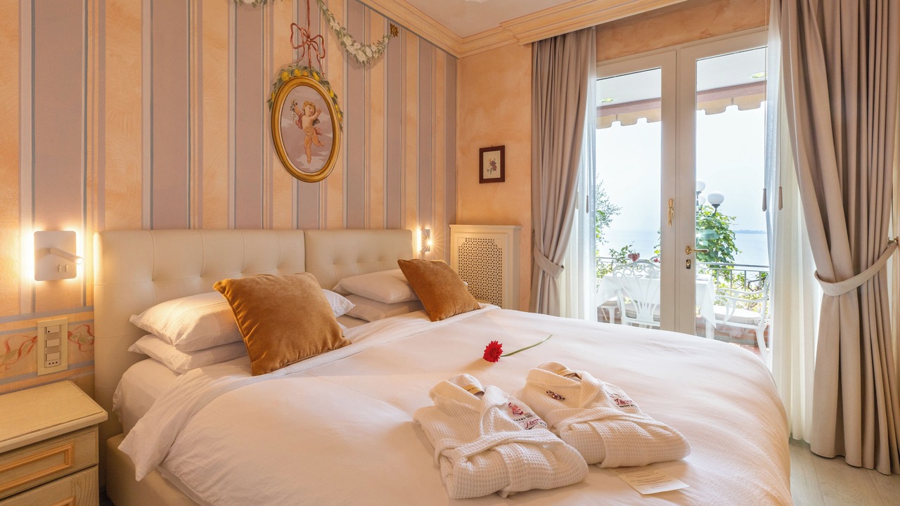 Photo of Bedroom in Gardone Riviera